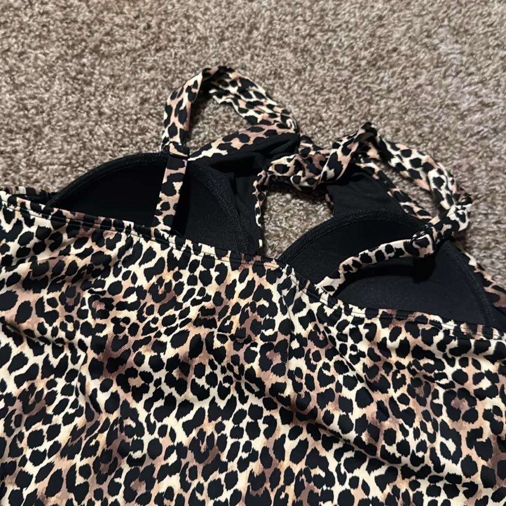 Embrace Your Curves by Miracle Brand animal print 1-piece bathing suit (1X) EUC! - Picture 9 of 10